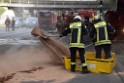 LKW blieb unter Bruecke haengen Koeln Ehrenfeld Innere Kanalstr Hornstr P365